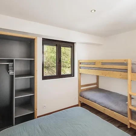 Carline Apartment *